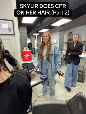 @Skylier is way too casual knowing her guest comes in 7 minutes