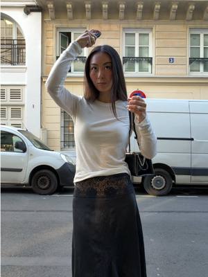 The Travel Dry Shampoo goes wherever you go—even Paris Fashion Week. Available to shop on crownaffair.com and @sephora. 