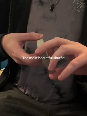 Bloom is a top tier move (sorry been super busy I haven’t had time to record) #cardistry #magic #fyp 