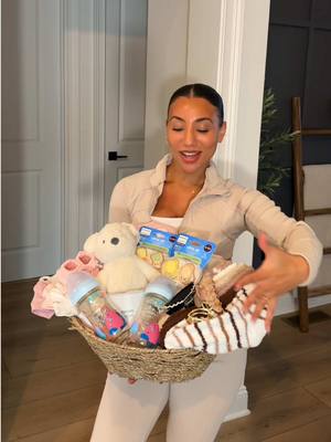 Putting together a little new mom basket with some of my go-to’s like the Philips Avent PPSU Natural Bottles🍼👩🏽‍🍼✨ @Philips Avent #PhilipsPartner #ShareTheCare