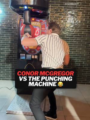 His reaction to the score 😭 (via @hardhitterzuk) #UFC #ConorMcGregor #PunchingMachine