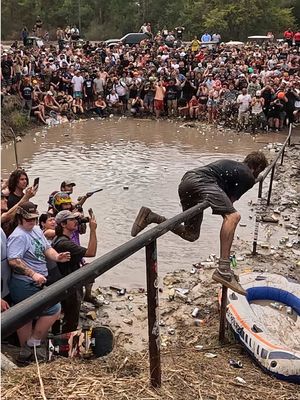 Only at Swampfest will you see people competing on something THIS gnarly for 500 bucks. #respect #swampfest #challenge #florida #fails 