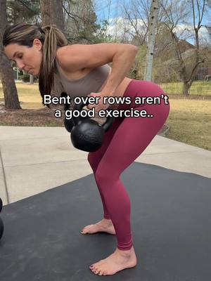 Gorilla rows 💪🏻🦍 way better exercise imo For coaching & follow along workouts, check out Body & Bell on @Ladder | Fitness App  #kettlebellworkout #fitmom #kettlebellcoach #athomeworkout #strongmom 