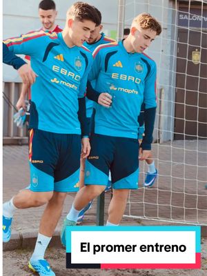 ☀️ ¡Primer y soleado entreno en Las Rozas! #VamosEspaña | #tiktokfootballacademy | #DeportesEnTikTok | #CopaMundialFIFA 