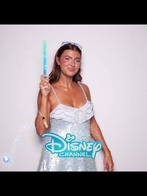 This thing on? @Disney+ @hulu #mileysmemories #HannahMontana20 