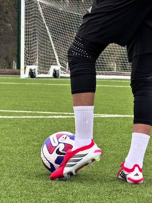 Which technique is your favourite?⚽️🎯 Knuckleball💥 Swaz💫 Half Volley🪄 #football #Soccer #tutorial 
