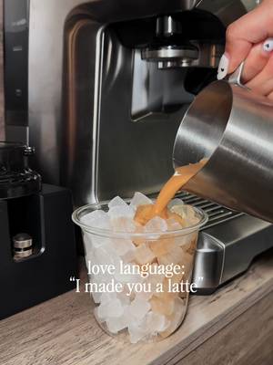 also tell me in pretty 🤌🏼🥰 #coffee #coffeeathome #barista #coffeelovers #icedlatte 