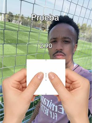 👀 Let us know if you got the numbers before @Éder Militão! #RealMadrid 