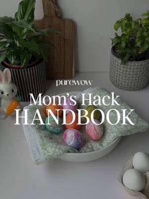 Who knew that coloring eggs could be so clean? 🐣 Try this Easter egg hack for a mess-free activity. ✨ #E#EasterE#EasterEggs