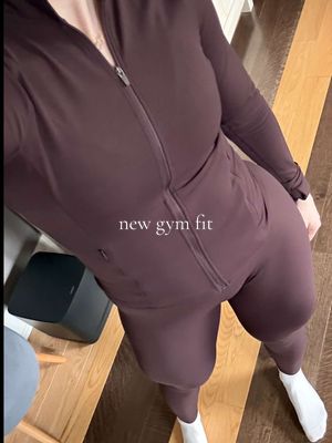 never been a leggings gal until now I think👀 #gymfit #girlswholift #athlete #oneractive @Oner Active 
