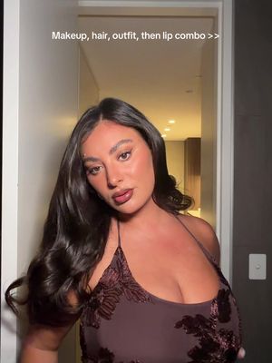 & fragrance of course ✨  Lip liner @Morphe Cosmetics pencil, brûlée Lipstick @Fenty Beauty gloss bomb stix, fenty glow Fragrance @Kayali freedom musk santal  #beauty #makeup 