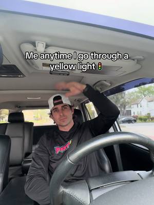Who doesn’t do this is the question??  . #yellowlight #driving 