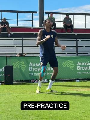 Getting ready for practice 🕺🏽 #TheBlueWave #Curaçao #Sydney @JJ MargaⓂ️ 