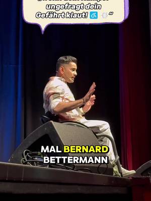 "Wer hätte gedacht, dass Dr. Stein so ein Action-Fan ist? 😂 Bernhard Bettermann bringt 'Textlernen in Bewegung' auf ein neues Level! ♿🔥 Hättet ihr das von ihm erwartet? 👇 #iaf #inallerfreundschaft #tancaglar #bernhardbettermann #drstein #behindthescenes #setlife #comedy #rollingstone #rollstuhl #humor"