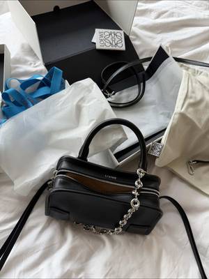 I’ve never bought Loewe… until this #l#loewe l#luxurybagsd#designerbagu#unboxingfashiontok