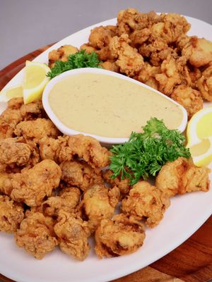 From the bayou to the plate, fried alligator tells a story of survival, history, and real Louisiana roots. It is more than a dish, it is tradition passed down through generations. Have you ever heard of this dish, and if not, would you give this a try? This recipe can be found on my website in my bio.  #risascuisine #alligator #neworleans