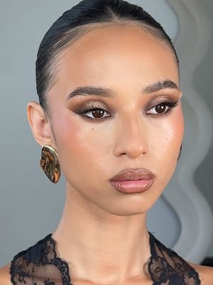 Same iconic wear, now with a more breathable, skin-like finish and added hydration. Full coverage that’s smooth, transfer-resistant, and stays flawless all day ✨   @Estée Lauder #doublewear #Foundation #MadeForMore #BrandPartner #AD 