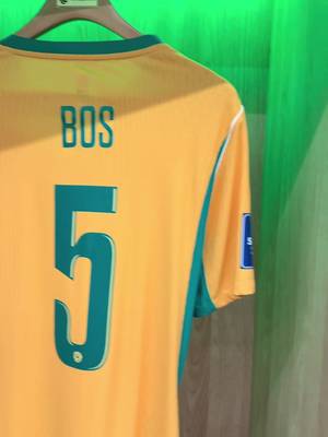 Wearing our new Nike 2026/27 home jersey for the first time 🇦🇺💚💛 #Socceroos #nikefootball @Nike Football 