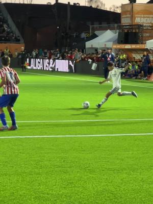 SÚPER GOLAZO, @Real Madrid C.F.!  #LALIGAFCFUTURES #DeportesEnTikTok 