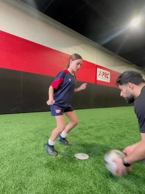 Simple warm up touches to get you right for training🔥 📲 Contact us: 🌐 AbsoluteFootballTraining.com 📧 info@absolutefootballtraining.com 📩 DM us @absolutefootballtraining @coachabz_  #canadasoccer #torontosoccer #1on1 #footballskills #footballtraining 