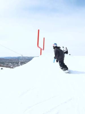 @Zeb Powell doing Zeb things at @Tremblant on the Field Goal Post feature 🔥 🎥: @GoPro  #MontTremblant #TerrainPark #ZebPowell