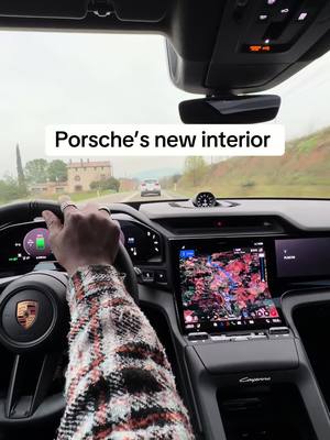 Porsche’s new curved display in the Cayenne Electric Turbo #porschecatenne 