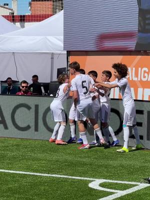 REAL MADRID take the lead in #ELCLÁSICO! 💥  #LALIGAFCFUTURES #DeportesEnTikTok #sportstiktok 