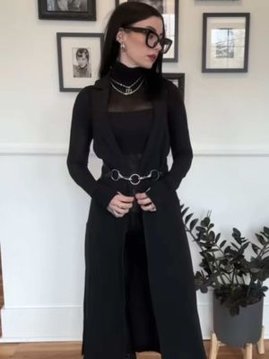 One of my fave Corp Goth thrifted scores- Elizabeth & James long vest from @The RealReal  #corporategoth #workoutfit #softgothaesthetic 