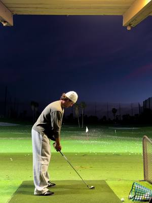 Nighhht swings                                  #golf #fyp #golftoktok #zyn 