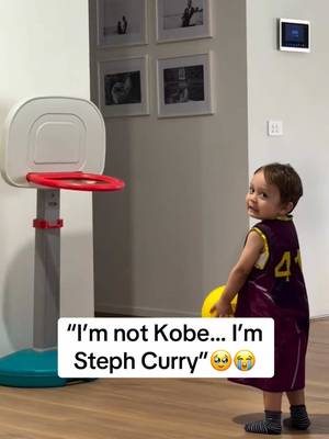 Lil’ bro had to clarify his GOAT 🐐😭(via _archer.and.arlo_/IG)  #basketball #NBA #stephcurry #baby #kobe 