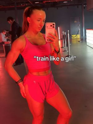 "train like a girl" ok betttttt 🤪 @Abbiedennison #gymsharkwomen #raceday #pinkgymfit 