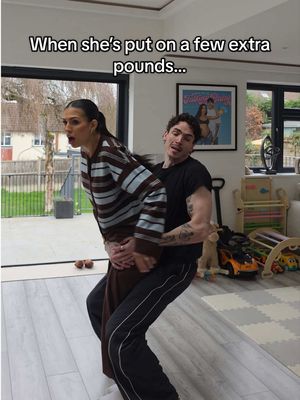 Apparently she’s pregnant 👀