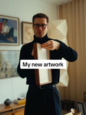 I’ve got a new piece of art to my collection, that I’m very excited about. Come hang it up with me in this video. #interiordesign #art #copenhagenapartment 