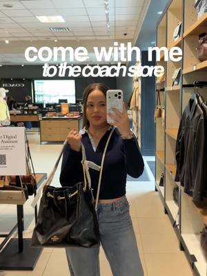 mujeres cambiamos la cartera en la coach store @Coach #coach #coachstore #comewithme #coachbag #coachoutlet 