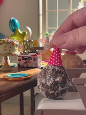 The big 5️⃣ 0️⃣ !! Happy birthday to our tiniest pal, everyone’s favourite bite-sized icon, the Timbit 🎈Celebrating over 50 years of pure deliciousness. Send a big HBD to our tiny Timbits in the comments below! What’s been your favourite Timbit over the years? 🥳🎉
