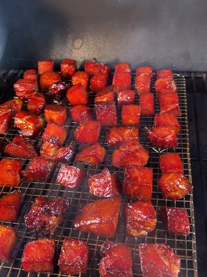 Bet you've never tried HAM BURNT ENDS 🔥 Move over boring ham, this Easter sink your teeth into your new favorite staple. Sweet, smoky, sticky bites of glory easy and unreal good. What should we burnt-end next? #Traeger #TraegerGrills #Traegerhood #BurntEnds #EasterRecipes