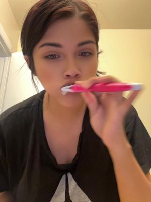 Suffer from yellow teeth no matter how much you brush your teeth ? I got you 🪥#CapCut #toothpaste #teethwhitening #probiotic #probioticstoothpaste 