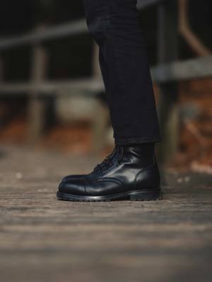 Absolutely in love with these boots! Literally the perfect style for the new season!   - Heritage Captain Stormking (Black Oil Tan)    @Thursday Boots    #mensfashion #boots #menstyle 