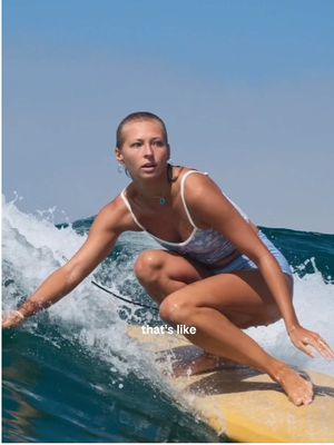 GIRL. you can do MUCH more than swim in @loréal paris usa Telescopic Waterproof Mascara - I can’t make this up🏄‍♀️🌊 #LOrealParisPartner #LOrealParisMakeup #waterproof #surf 