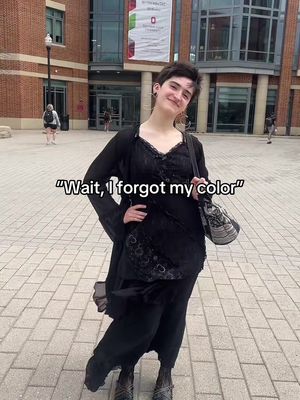 her:🖤⛓️ me: 🌺💗 #trend #fashion #pinterest #ohiostateuniversity #collegeinfluencer 