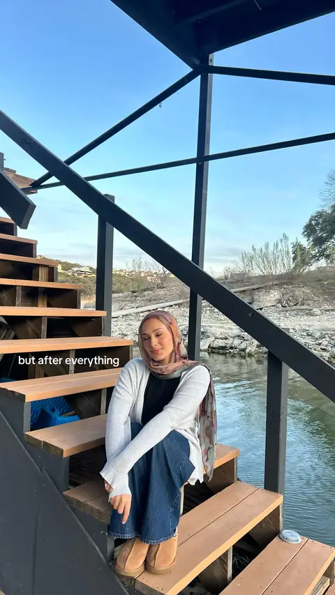 <3