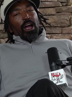 Trash talk banter at the tee box 😂 #par3podcast #jrsmith #stephenmalbon #golf