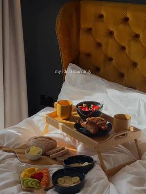 Me 🤝 breakfast in bed.