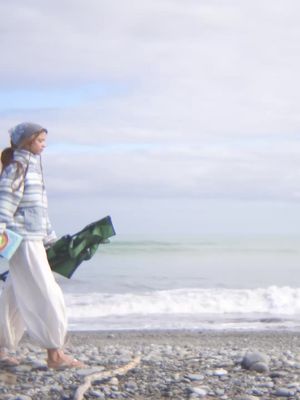 En vacances ou pas, le Vitamin C fluid de @Garnier Canada protège ta peau, même sous la température changeante du Québec. ☀️☁️❄️ #ad 