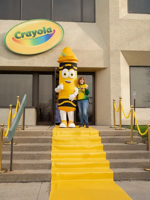 🖍️ Happy National Crayon Day! 🖍️ Today we’re celebrating the very special return of Dandelion to the Crayola family—found in the 64ct and 24ct crayon boxes! And who better to welcome this iconic hue home than @LaKenzo, right here at Crayola HQ and the @Crayola Experience in Easton. 🌼 From big smiles to bold strokes of color, Dandelion’s return reminds us how creativity always finds its way back in our lives. Happy National Crayon Day and thank you, LaKenzie, for celebrating with us as we bring this classic shade back to life in the most colorful way. 💛✨ #NationalCrayonDay #Crayola #DandelionIsBack 