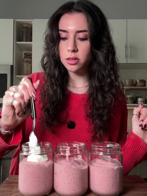 Blended raspberry chia seed pudding! Blue Diamond Almondmilk is a staple in my fridge every week. And I’m obsessed with the @Blue Diamond Almondmilk sweetened, it has only 4 ingredients (water, almonds, sea salt and cane sugar) and adds the perfect amount of sweetness to the chia pudding and any recipe really. Be sure to add to your grocery list! #ad Ingredients 1 1/2 cups Blue Diamond Sweetened Almondmilk 1 cup frozen raspberries maple syrup 1/2 cup chia seeds 1 scoop vanilla protein powder Toppings: yogurt and raspberries Instructions: 1. Add Almondmilk, raspberries and maple syrup to a blender and blend until smooth. 2 Then add chia seeds and protein powder and blend again on high until it starts to thicken into a pudding like texture. 3. Add to jars and top with yogurt and raspberries and store in the fridge for up to 4 days. #healthyrecipes #chiaseeds #mealprep 