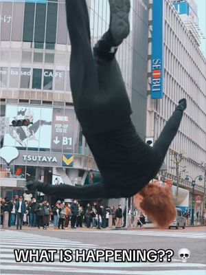 What the hell is happening in Shibuya?? #shibuya #shibuyacrossing #tokyo #tricking #japan 