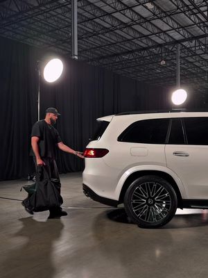 Inside the new Mercedes-Benz GLS 450 SUV 💪 @mercedesbenzusa @Mercedes-Benz #MercedesBenz #GLS 
