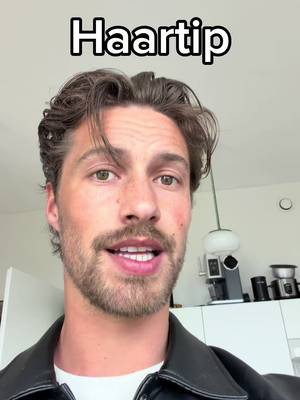 Dit is topp✂️👇🏼 - Zijkanten opknippen, geen tondeuze! - Voorkant haar tot bovenkant neusbolling - Dan de mat, lengte tot de hoek van je kaak en achterkant in laagjes knippen #kapper #knippen #kapel #cut #mullet 