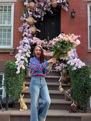 My favorite faux floral tip! 🌸💐🌼🌷✨ #fauxflorals #springflorals #springdecor #newyorker #uppereastside 
